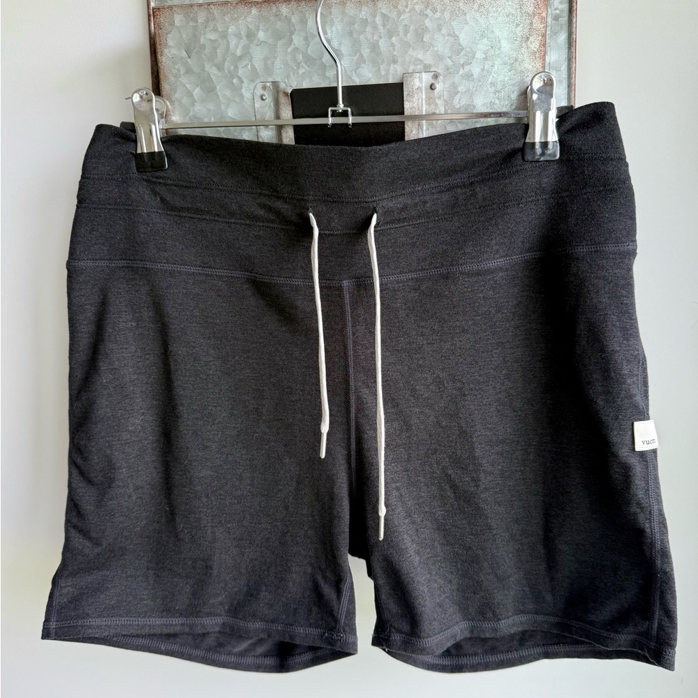 Vuori Vintage Halo Shorts Black Size Medium